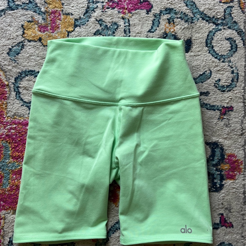 Alo Green Biker Shorts 💚 size XS